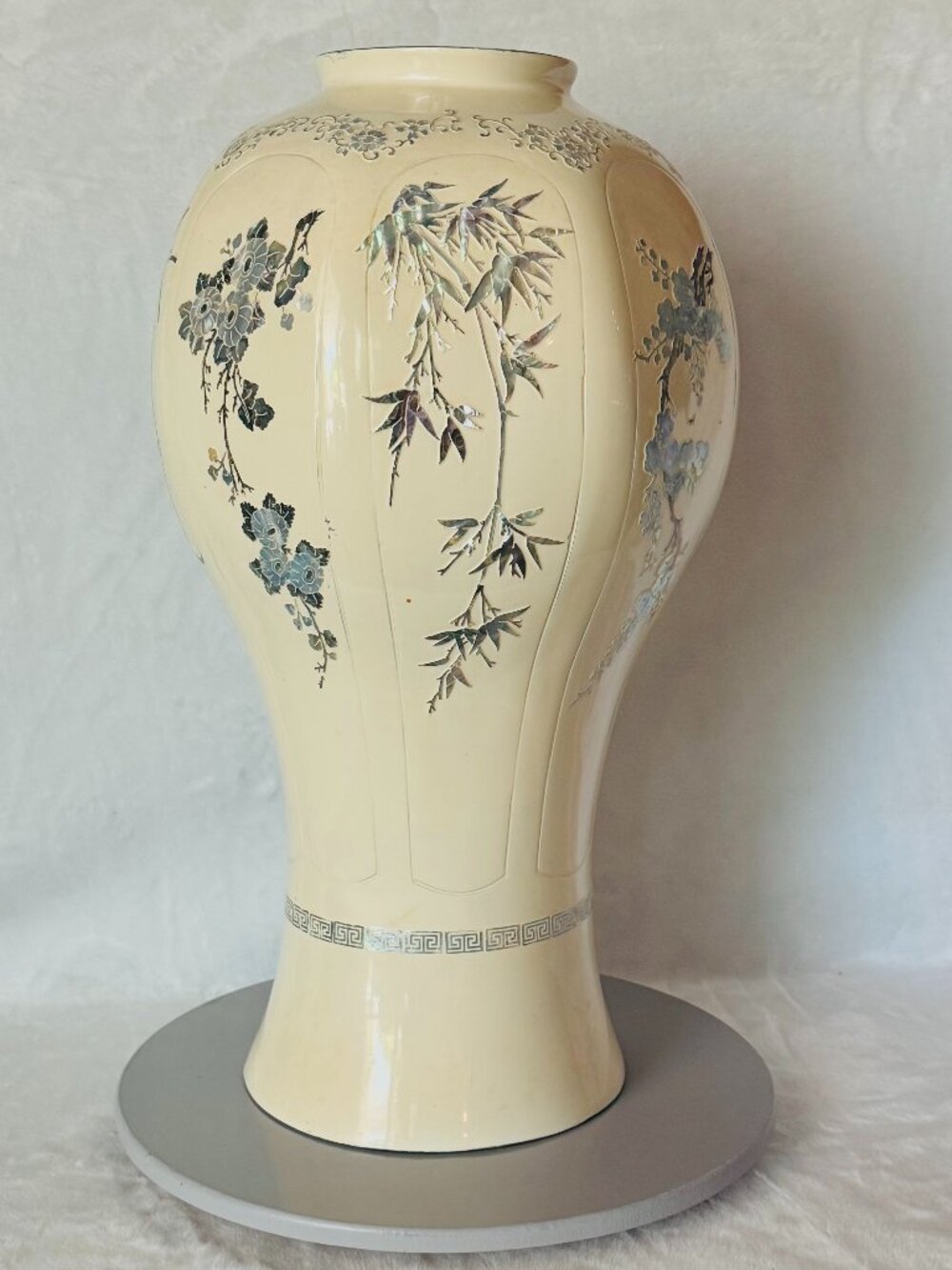 Vtg Decorative Beige Lacquerware 16" Vase Floral Mother of Pearl Inlay